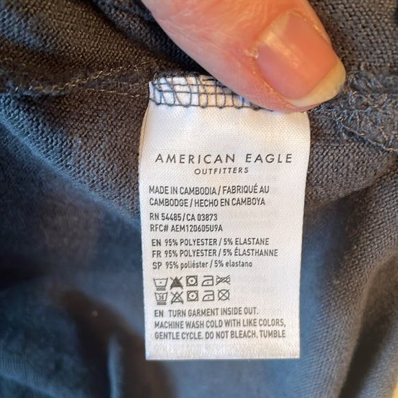 American Eagle Gray Black Cheetah Animal Print V Neck Long Sleeve Soft T… - Picture 6 of 7